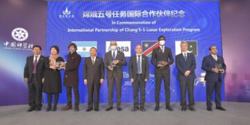 Argentina recibió un reconocimiento especial por su participación en la misión lunar china