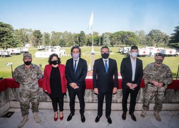 Presentan Hospital Móvil donado por la República Popular China