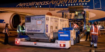 Anoche llegaron las vacunas desde Beijing