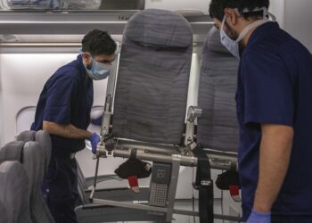 Aerolíneas acondiciona un avión especial para traer vacunas de China