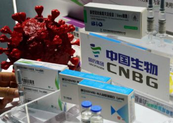 La vacuna que llega hoy a la Argentina se testeó en 14 países