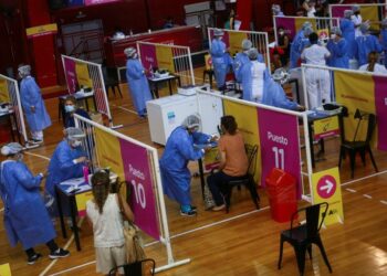 La semana que viene llegarán un millón de dosis de las vacunas Sinopharm