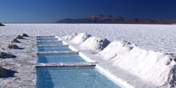 Empresa china llega al país para fabricar baterías de litio y buses eléctricos