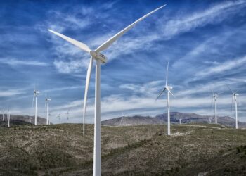 Comienzan a operar cuatro parques eólicos con tecnología china