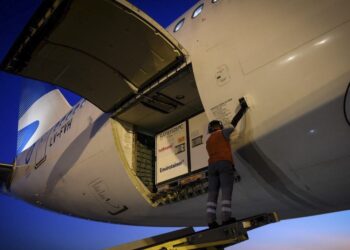 Llegaron casi 800 mil dosis de vacunas Sinopharm