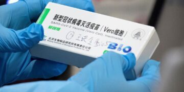 Las vacunas Sinopharm se pagarán a mitad de precio y en yuanes