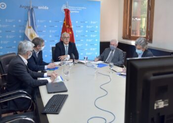 Relanzan agenda bilateral en materia agrobioindustrial