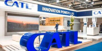 YPF se reunió con el mayor fabricante de baterías de litio