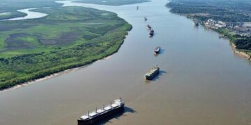 Una empresa china competirá por el dragado de la Hidrovía