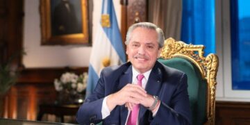 Alberto Fernández podría viajar a China en febrero