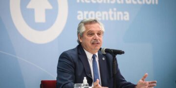 Alberto Fernández viajará a China y Rusia