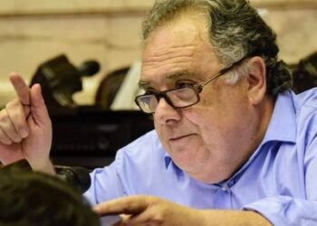 Eduardo Valdés desafió a Macri por sus negocios con China