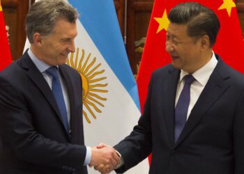 Vaca Narvaja cuestionó a la oposición por sus críticas a la gira presidencial