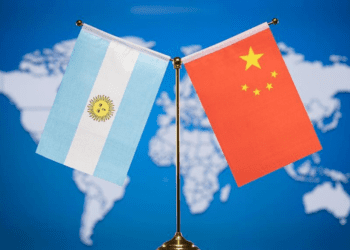 Académicos analizan la relación con China
