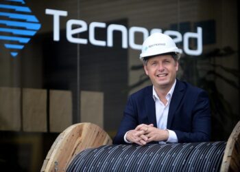 Huawei y Tecnored amplían redes de fibra óptica