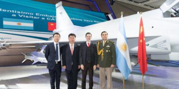 Comitiva Técnica de la FAA visitó China por los Aviones  JF-17  Thunder