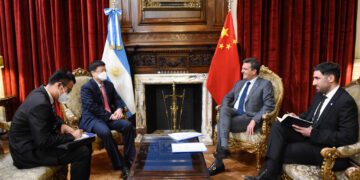 Massa recibió al embajador Zou Xiaoli