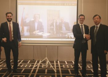 Catamarca suscribió un convenio para la industrialización del litio