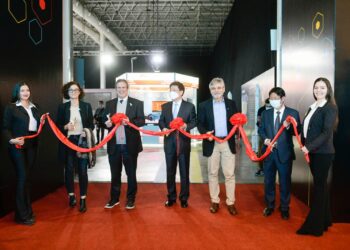 Inauguran un stand de China en Tecnópolis
