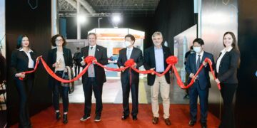 Inauguran un stand de China en Tecnópolis
