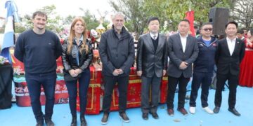 El bote dragón une a China y Argentina