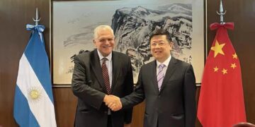 El embajador de China se reunió con un diputado opositor