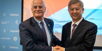 Argentina y China profundizan sus lazos en materia de defensa