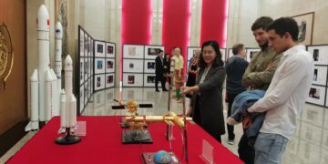 Ciudadanos de Argentina visitan la embajada de China