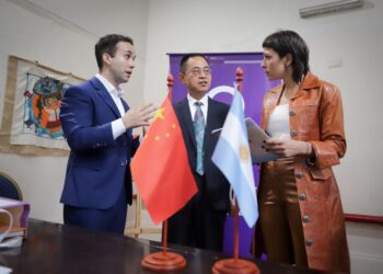 Una comitiva de China se reunió con la intendenta de Quilmes