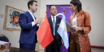 Una comitiva de China se reunió con la intendenta de Quilmes