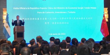 Massa cerró su gira por China con importantes anuncios