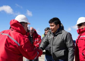 Gobernador electo de Santa Cruz defiende la construcción de las represas