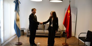 Intercambio entre Argentina y China sobre seguros