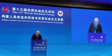 Atilio Borón expuso en Beijing