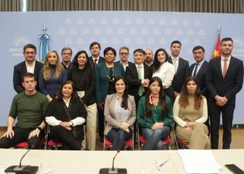 Diputados se reunieron con el Consejero Económico y Comercial de China